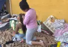 Alertan de la situación «preocupante» de mujeres y niños acampados en las naves de Tarajal