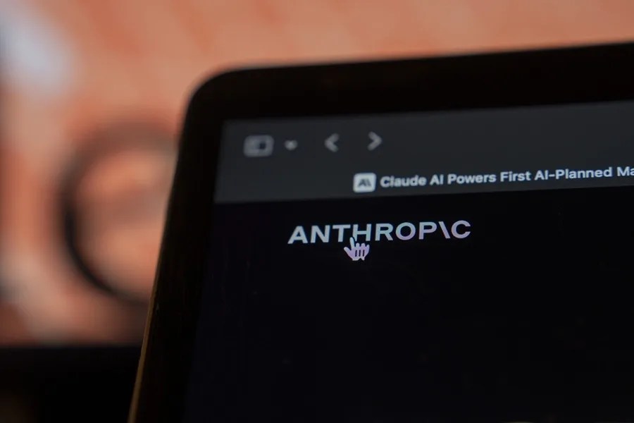 El director ejecutivo de Anthropic pide la desaceleración inmediata del desarrollo de la IA