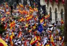 Miles de personas se manifiestan en Ceuta en defensa de la ciudad por la crisis migratoria