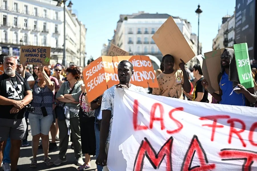 Colectivos antirracistas piden en varias ciudades respeto a los derechos humanos en Ceuta