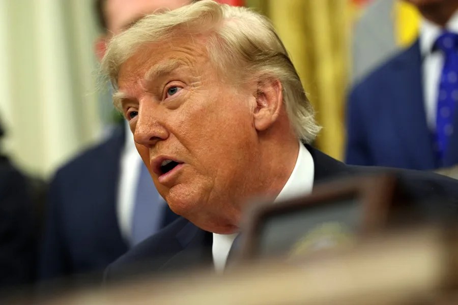 Trump amenaza con cortar el comercio con los países que tienen superávit si no se bajan los tipos de interés