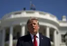 Las principales cadenas de televisión de EE.UU. suspenden la cobertura conjunta de Trump tras el veto a varios medios