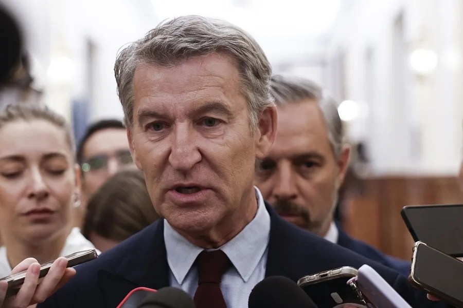 El Gobierno busca apoyos entre críticas de los socios por el «caos» de los dos decretos