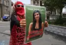 El padre de Claudia Tacoronte acude al lugar del crimen en México