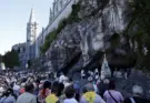 El papa León XIV anima a 80.000 jóvenes en Francia ante las incertidumbres de su generación