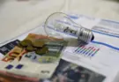 La electricidad se dispara en el mercado mayorista en un mes caluroso, con el gas al alza
