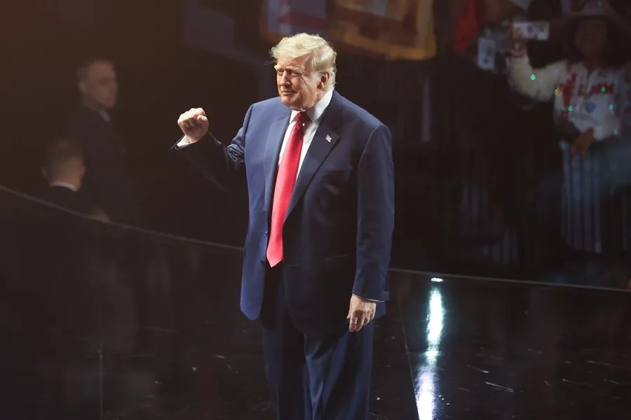Trump cierra la convención republicana con un llamado personal a votar en noviembre