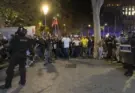 Cargas policiales y contenedores quemados tras la marcha por la vivienda en Barcelona