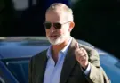 El rey Felipe VI abandona la clínica tras someterse «con éxito» a una operación de cataratas en Oviedo