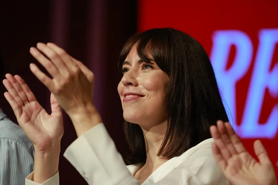 Sánchez sitúa a Robles de número dos del PSOE por Madrid y a sus ministros en puestos de salida