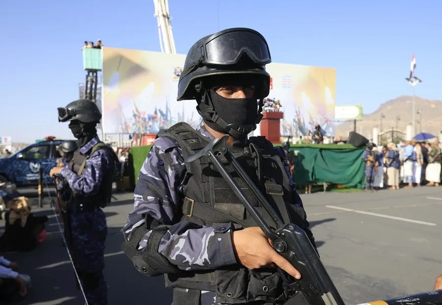 Arabia Saudí intercepta tres misiles lanzados por los hutíes, tras los mortíferos ataques del fin de semana