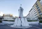 El papa León XIV presenta una evolución postoperatoria normal e inicia la fisioterapia respiratoria