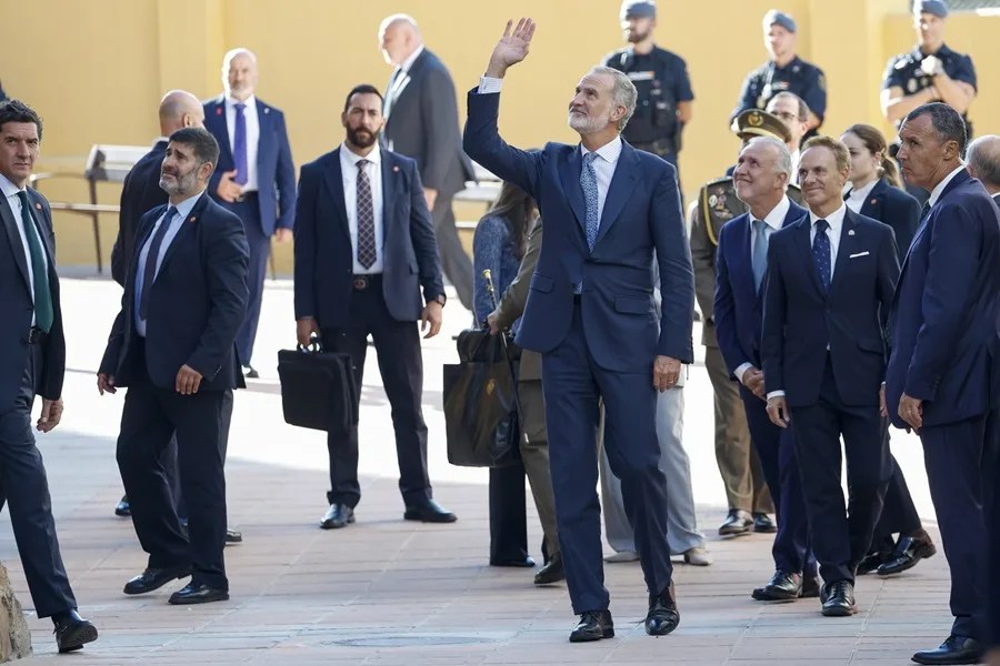 Los reyes viajan a Melilla tras el caluroso recibimiento que han tenido en Ceuta