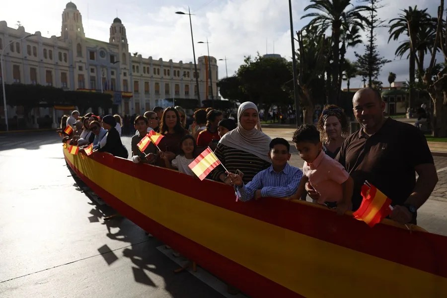Los reyes llegan a Melilla, donde concluyen su histórica visita por las ciudades autónomas