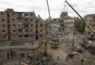 Rusia golpea infraestructuras energéticas, militares y viviendas en un ataque con 24 muertos