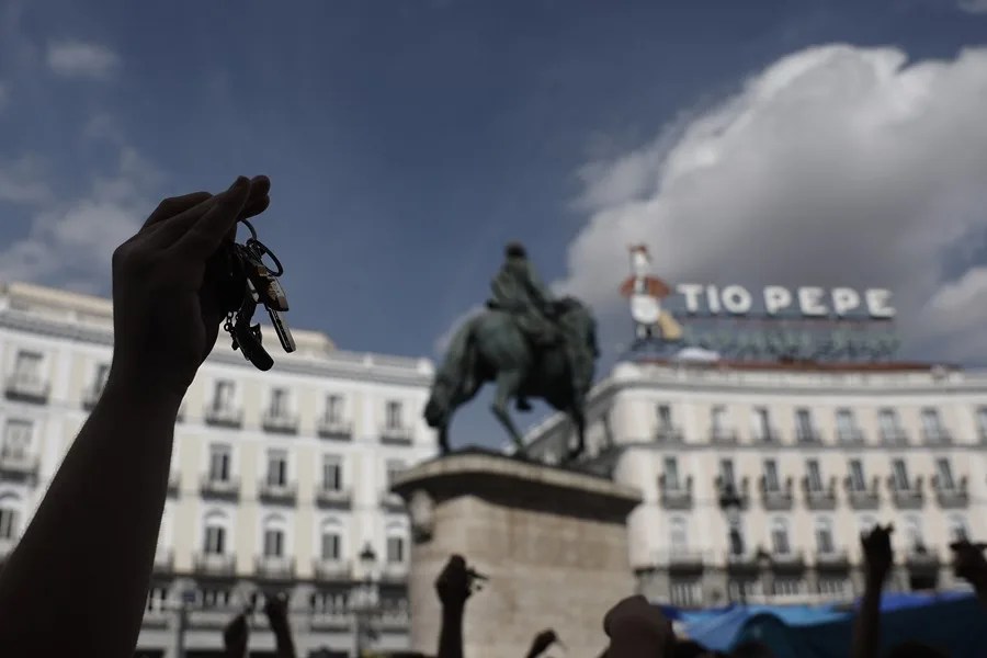El CIS da vencedor al PSOE con 12 puntos sobre el PP tras el desahucio de Maricarmen